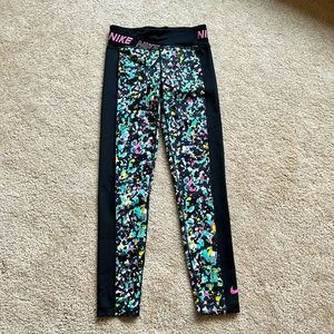 Nike Girls Medium, black paint splatter leggings